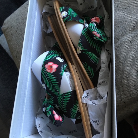 🌴Last Pair🌴Tropical Bow Slip On Sandals/Mules - Picture 8 of 8